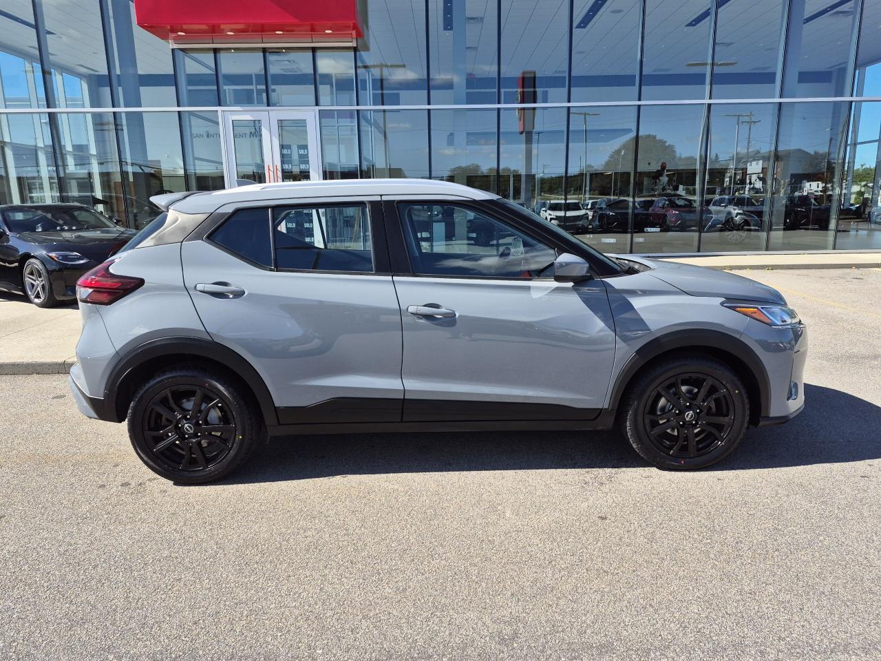2022 Nissan Kicks SV Photo20