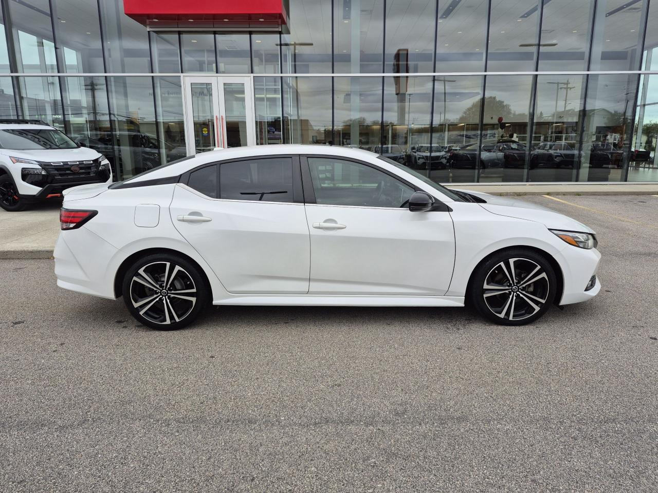 2020 Nissan Sentra SR Photo5