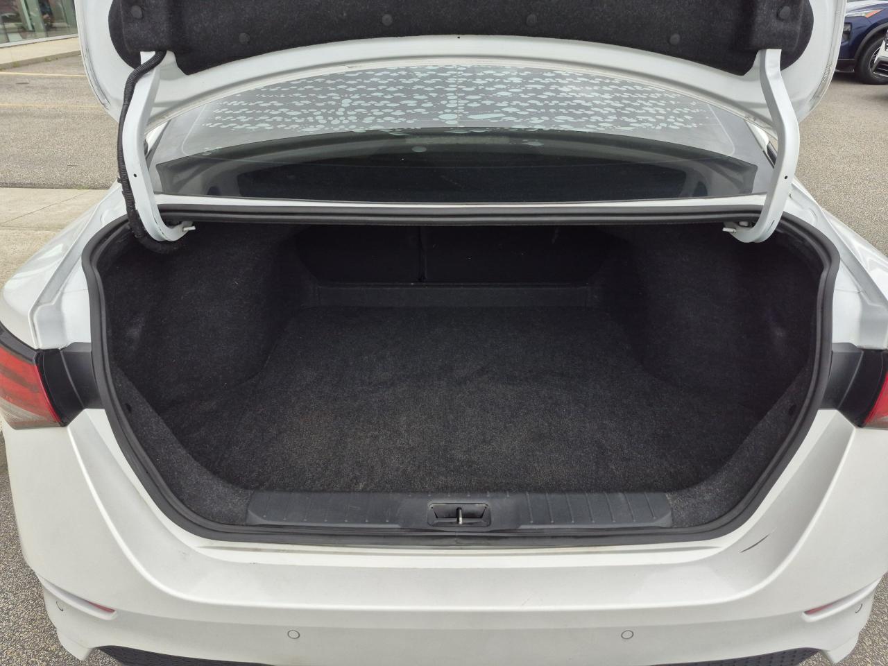 2020 Nissan Sentra SR Photo14