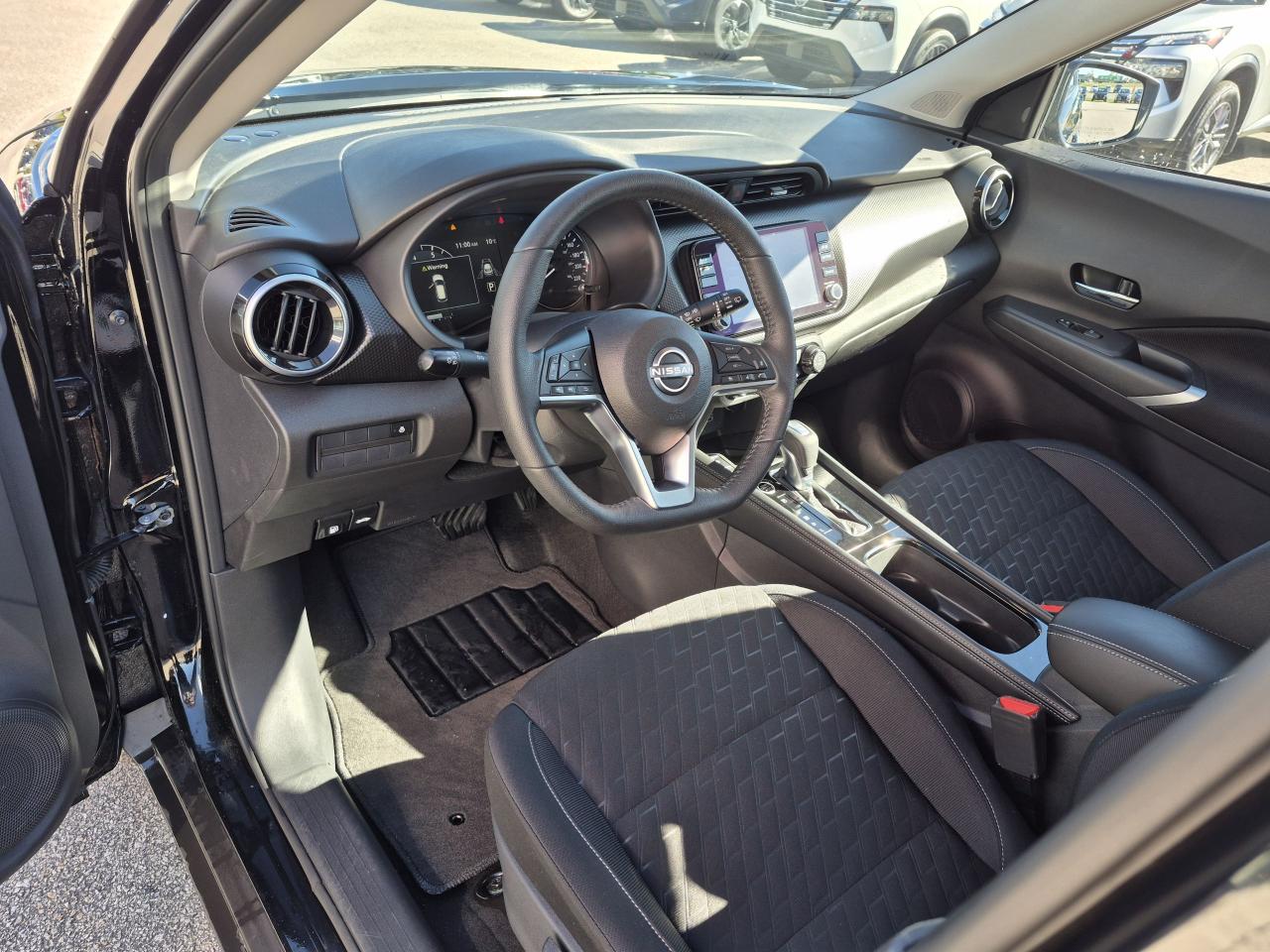 2024 Nissan Kicks SV Photo21