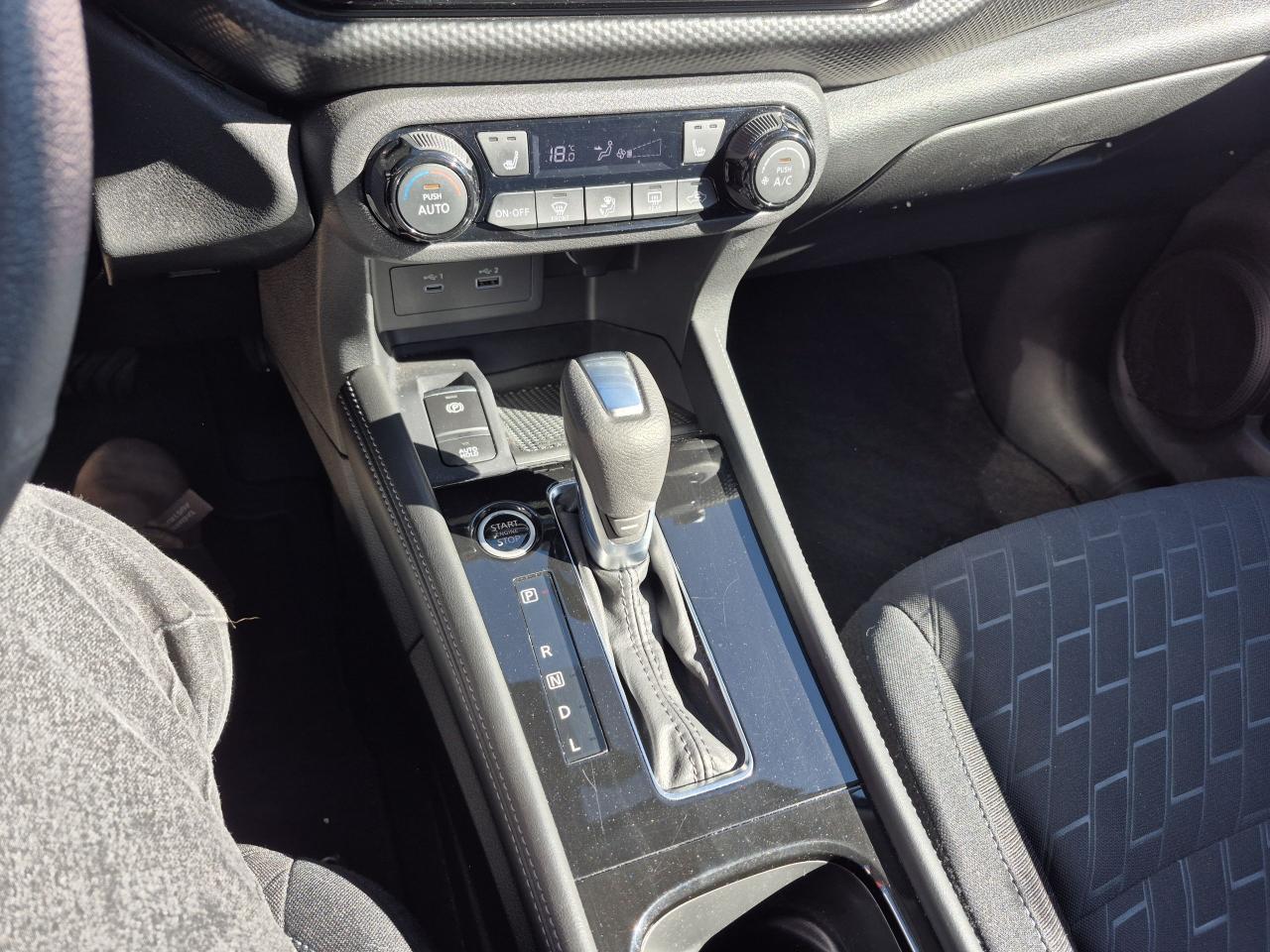 2024 Nissan Kicks SV Photo25