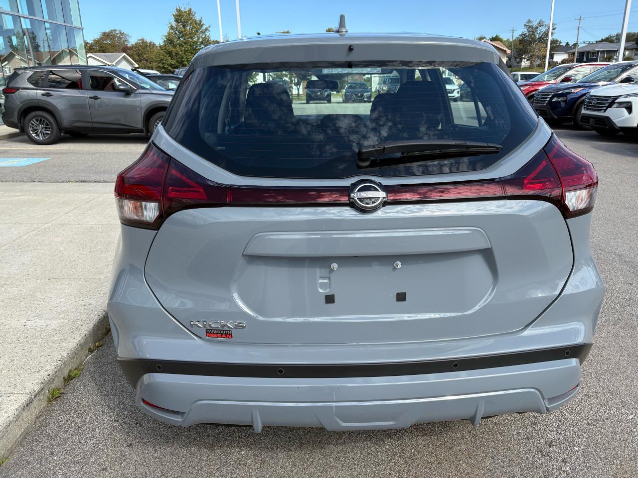 2024 Nissan Kicks S Photo4