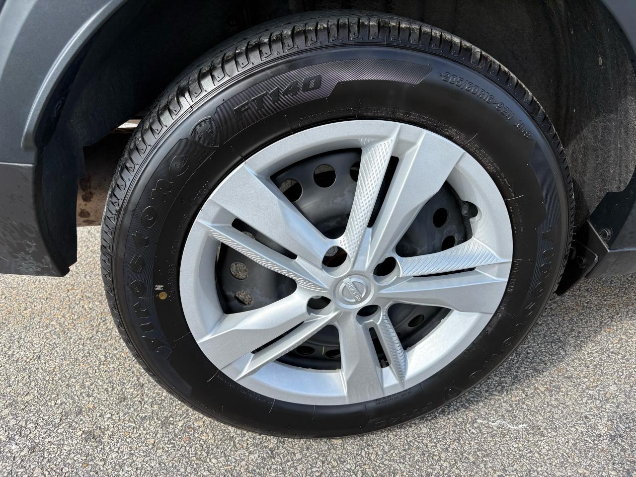 2024 Nissan Kicks S Photo23