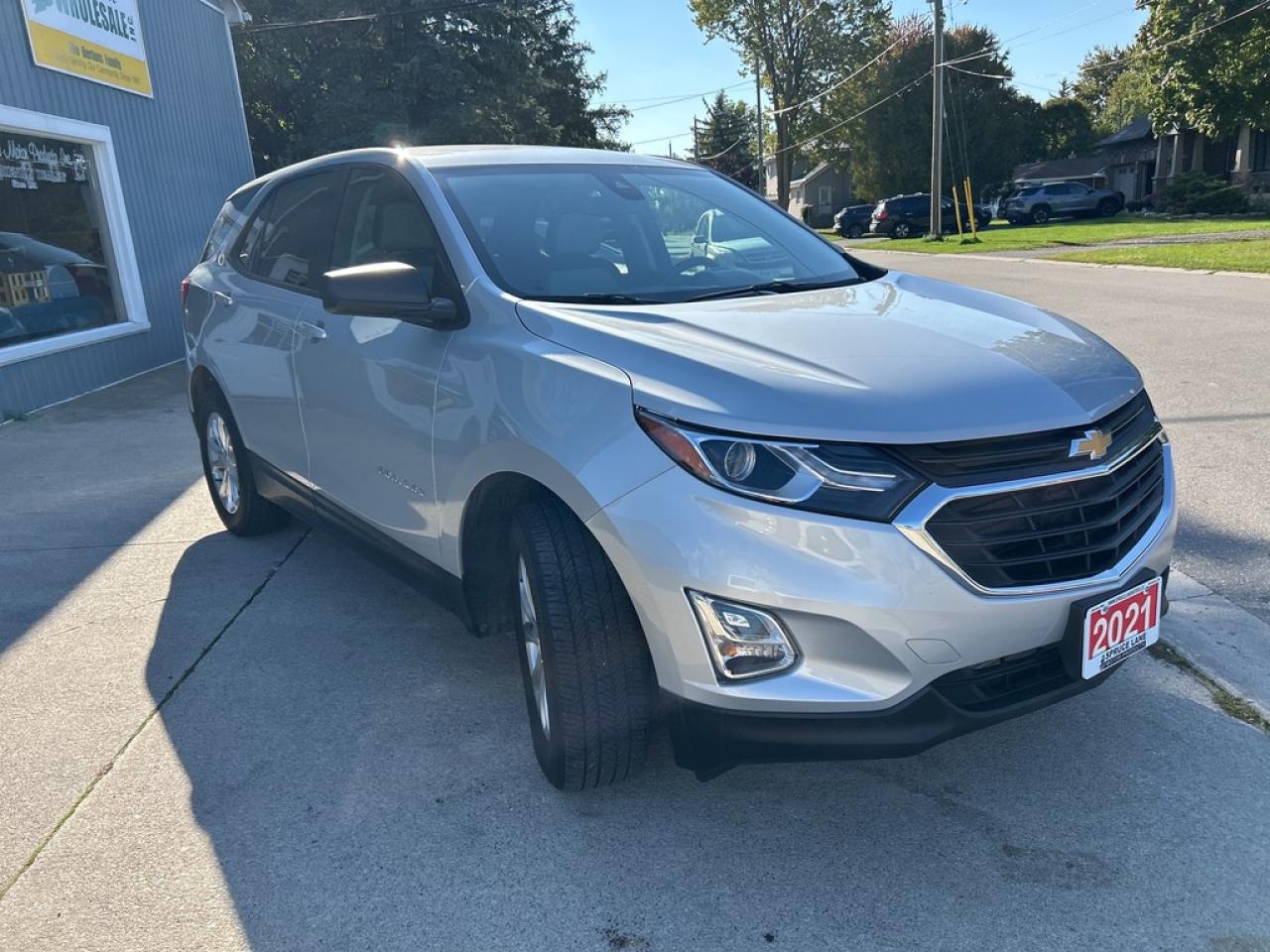 2021 Chevrolet Equinox LS   AWD ** SUPER  CLEAN ** Photo