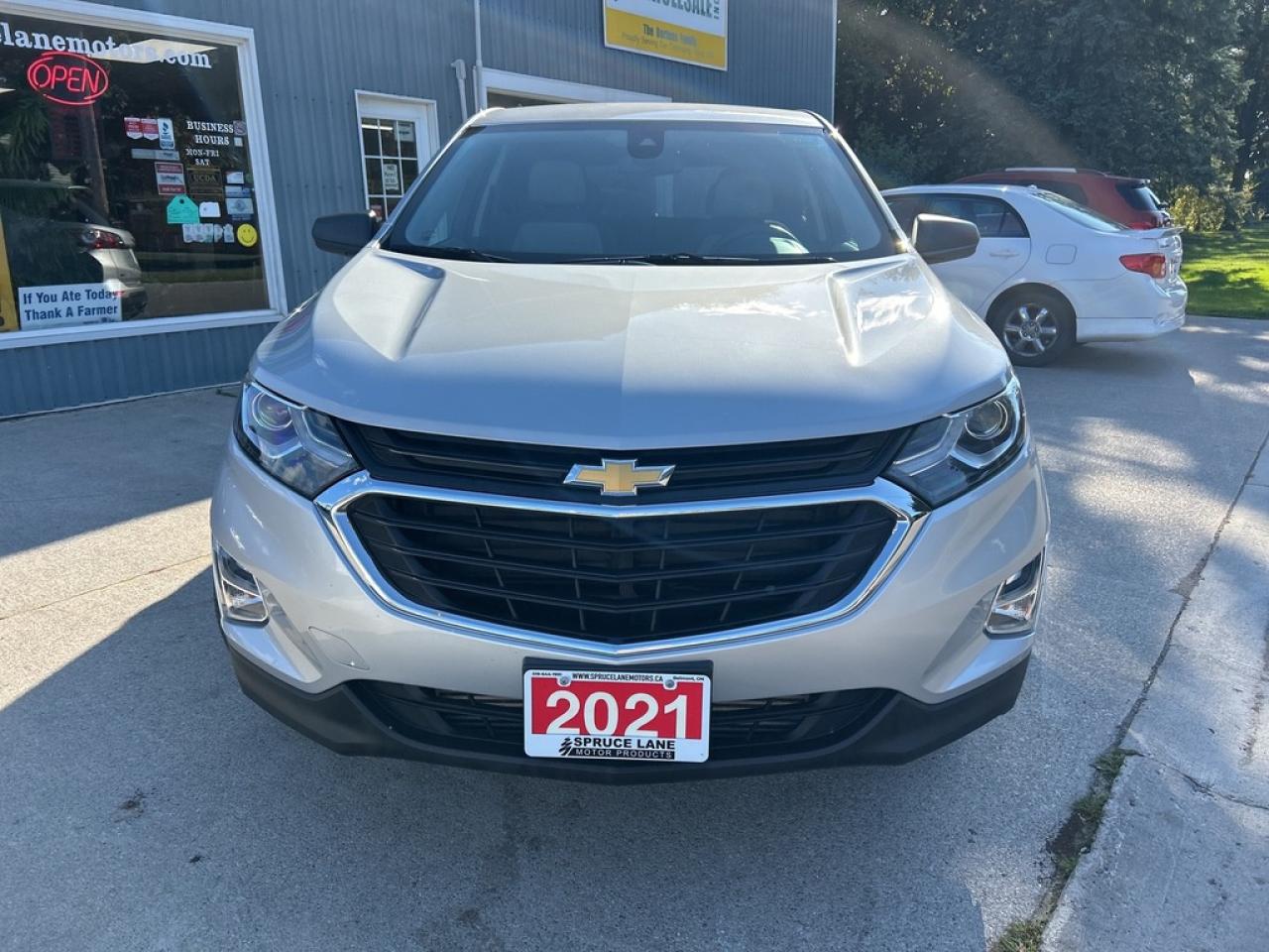 2021 Chevrolet Equinox LS   AWD ** SUPER  CLEAN ** Photo