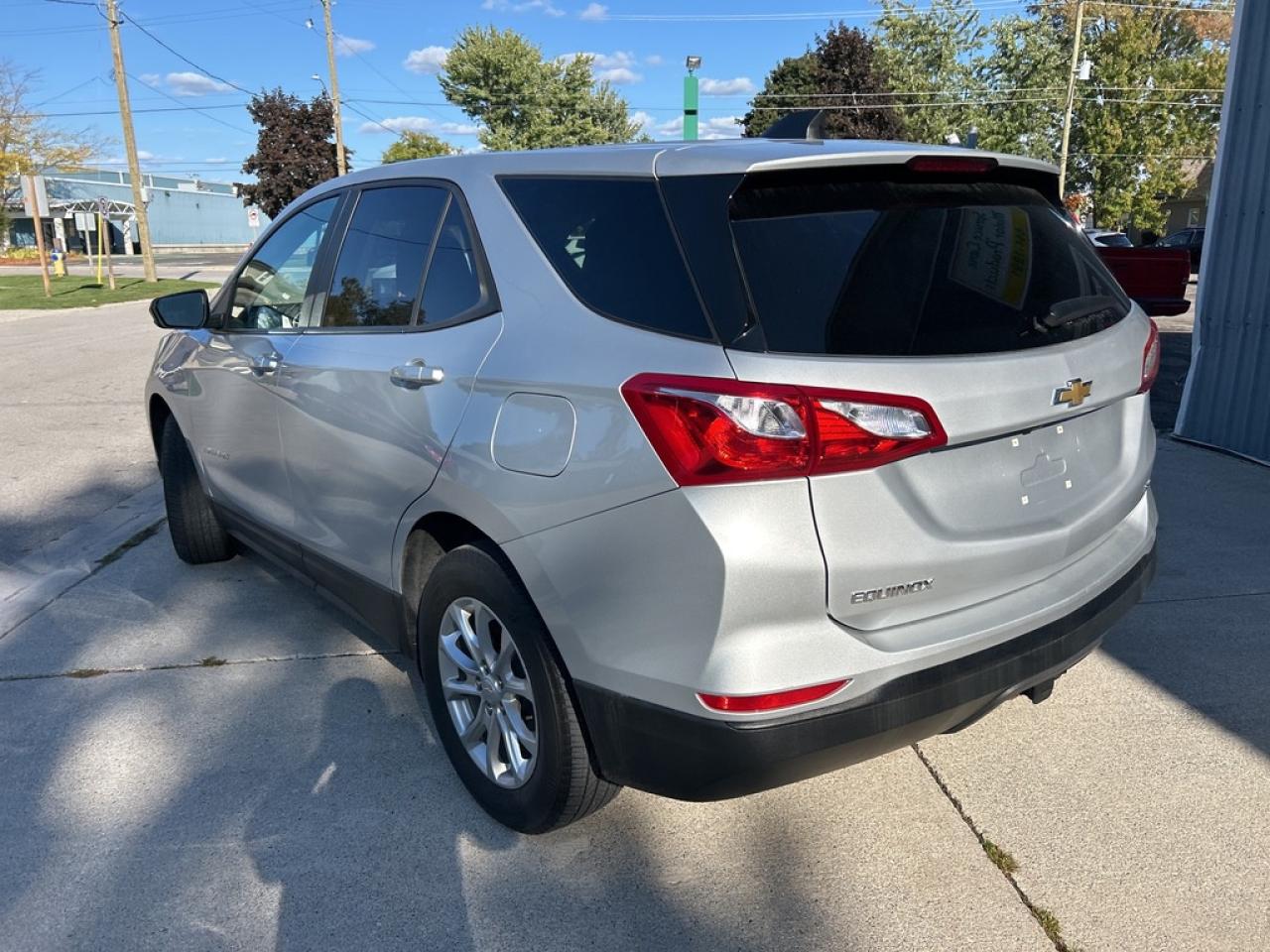 2021 Chevrolet Equinox LS   AWD ** SUPER  CLEAN ** Photo