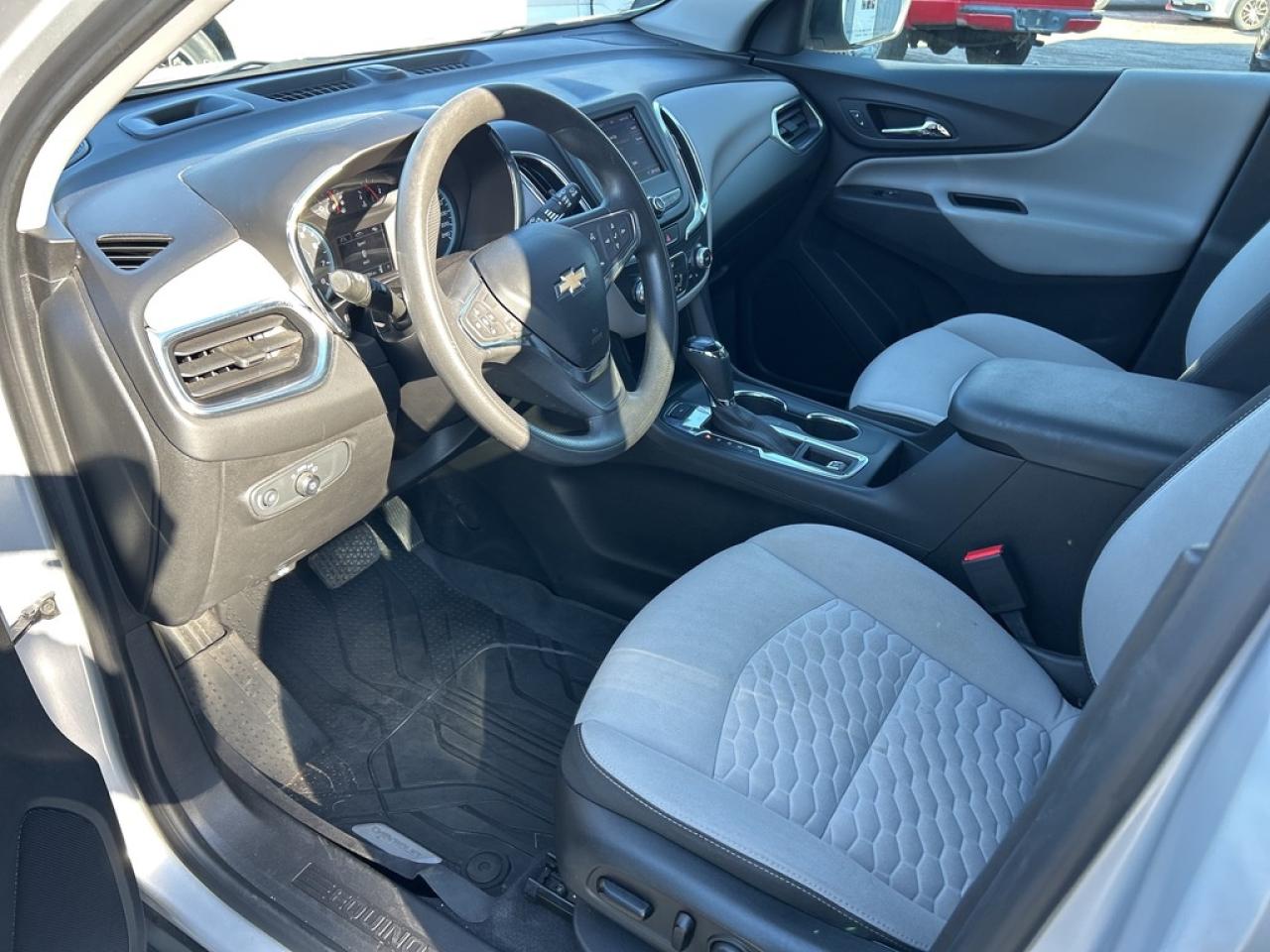 2021 Chevrolet Equinox LS   AWD ** SUPER  CLEAN ** Photo