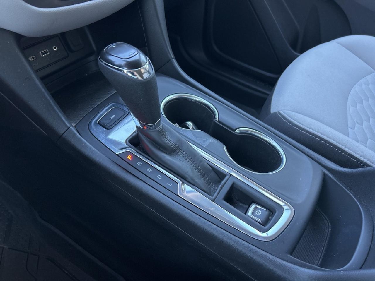 2021 Chevrolet Equinox LS   AWD ** SUPER  CLEAN ** Photo