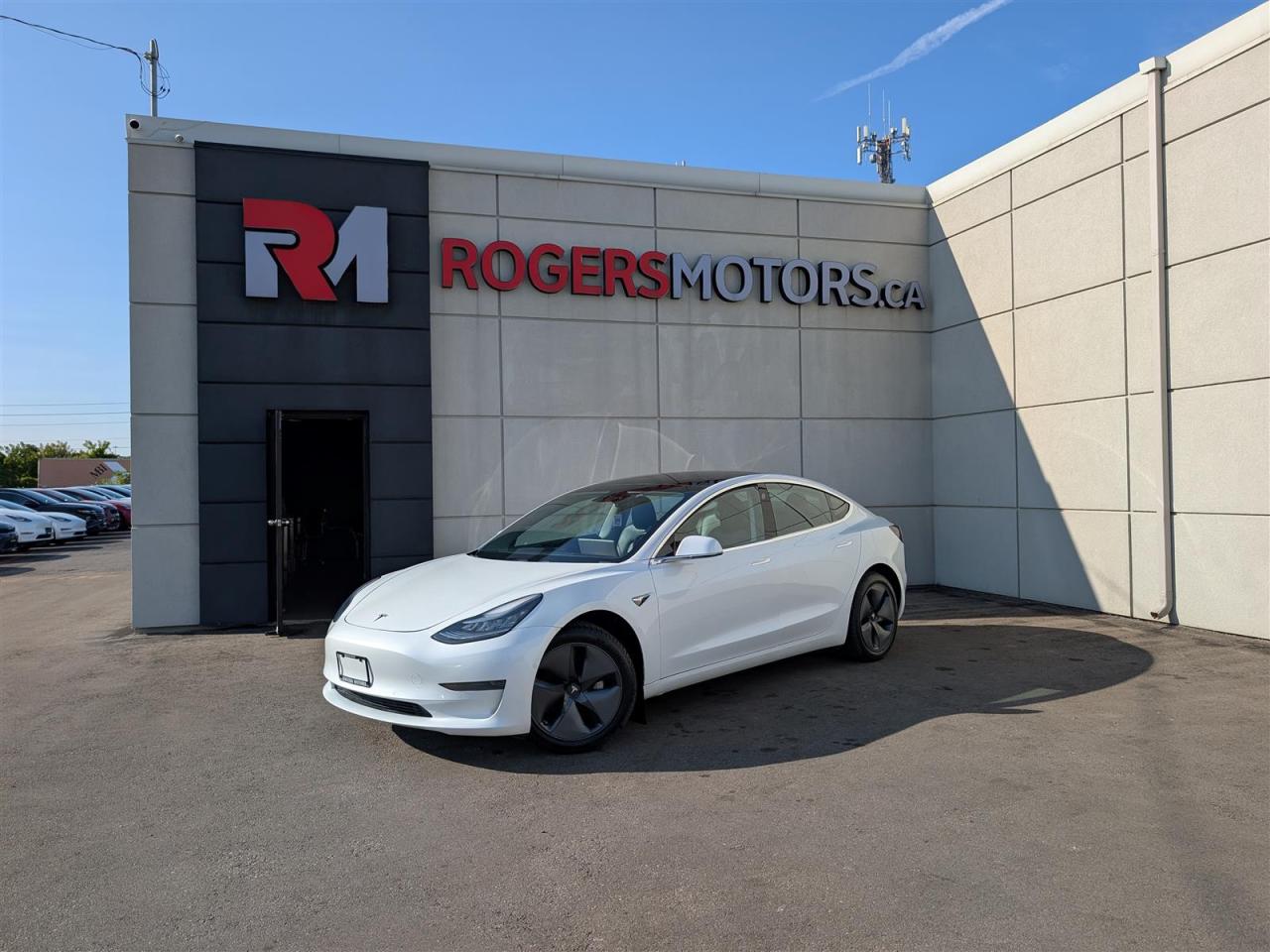 Photo of White 2019 Tesla Model 3