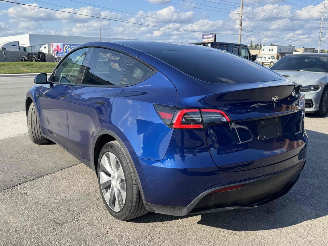 2022 Tesla Model Y LONG RANGE - Photo #5