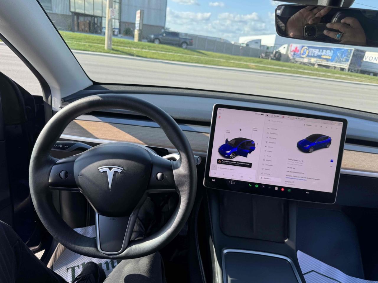 2022 Tesla Model Y LONG RANGE - Photo #13