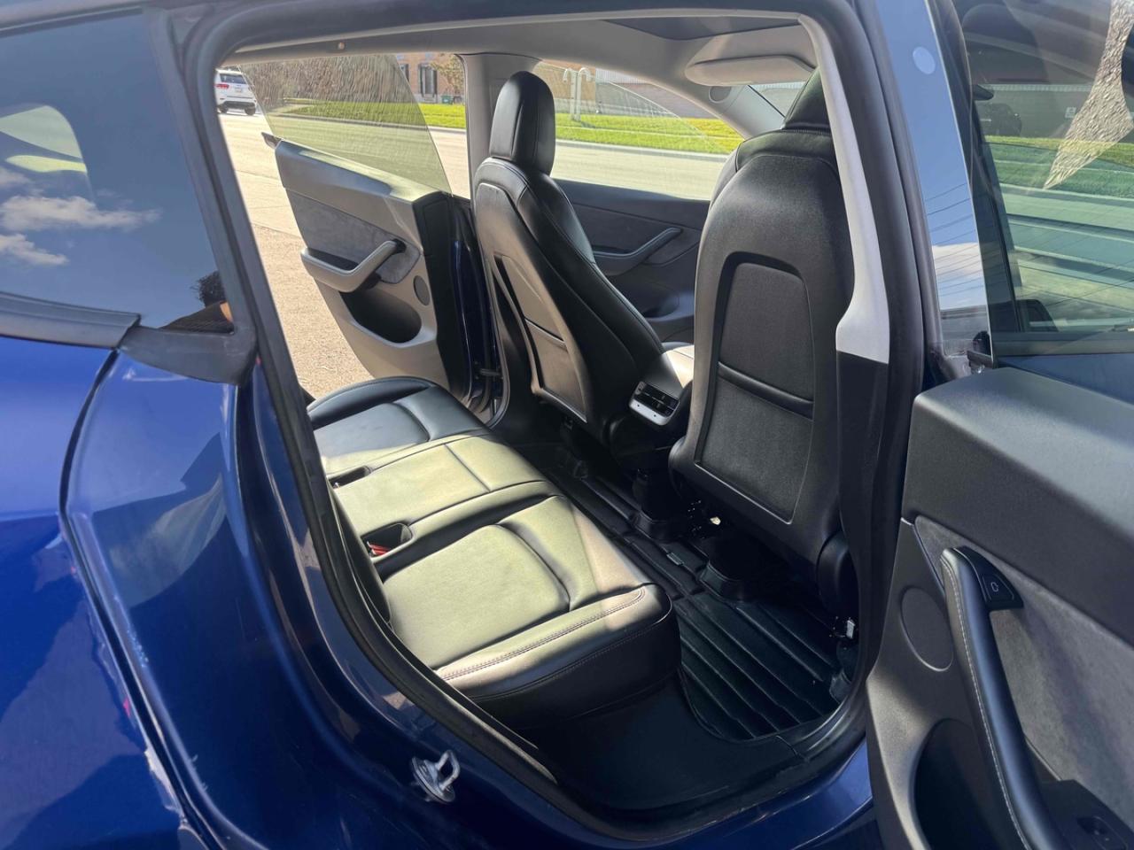 2022 Tesla Model Y LONG RANGE - Photo #18