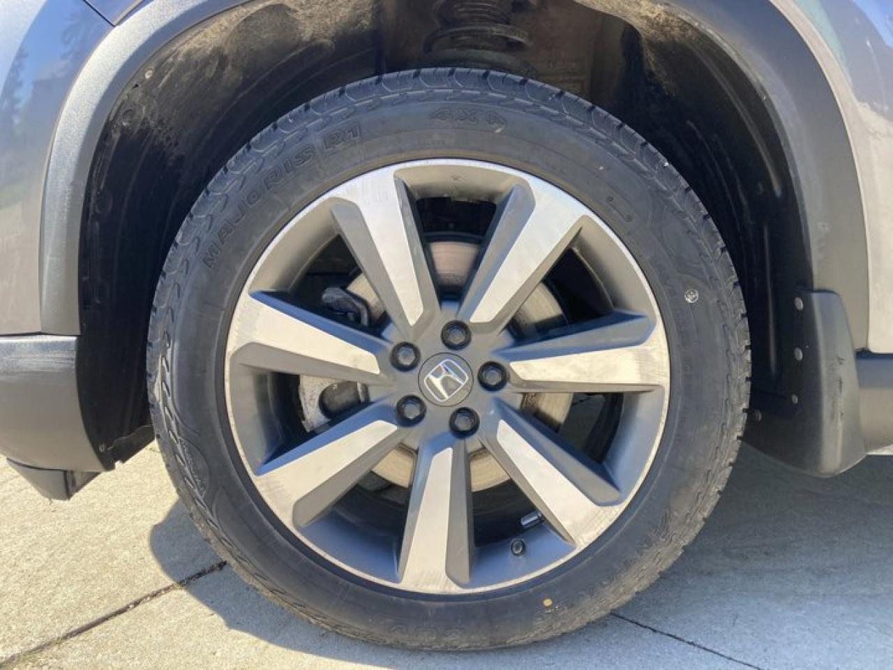 2023 Honda Pilot Touring AWD | No accidents Photo