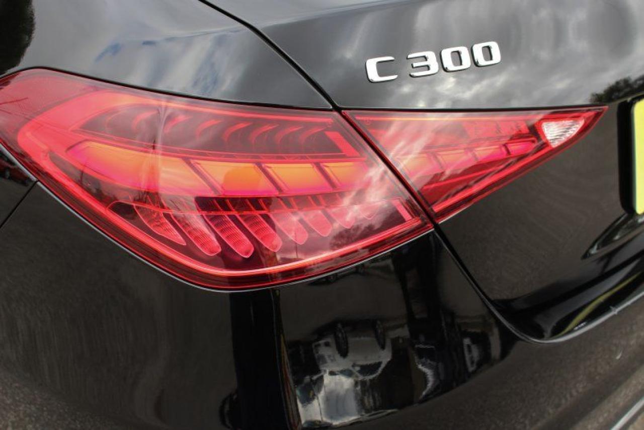 2024 Mercedes-Benz C-Class C 300*AWD*Low Ks*Leather*Moon Roof*BT*Surround Cam - Photo #4