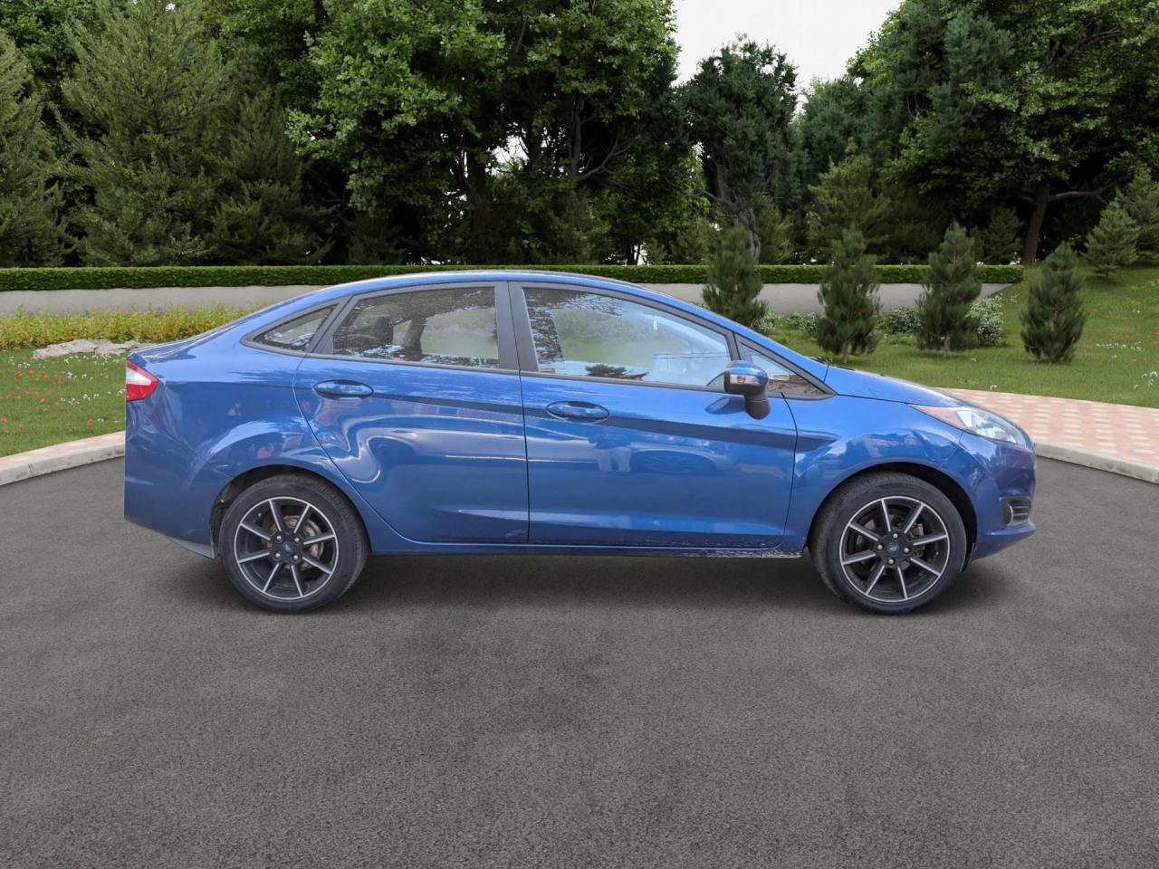 2019 Ford Fiesta SE - Photo #2