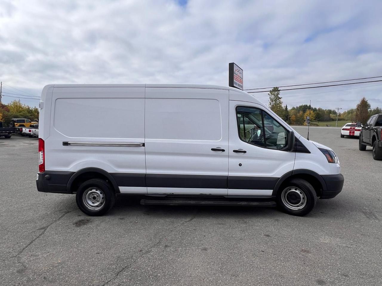 2017 Ford Transit Cargo Van  - Photo #6