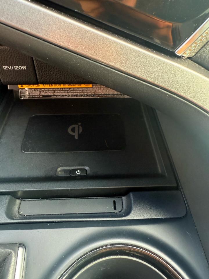 2018 Toyota Camry SE Photo