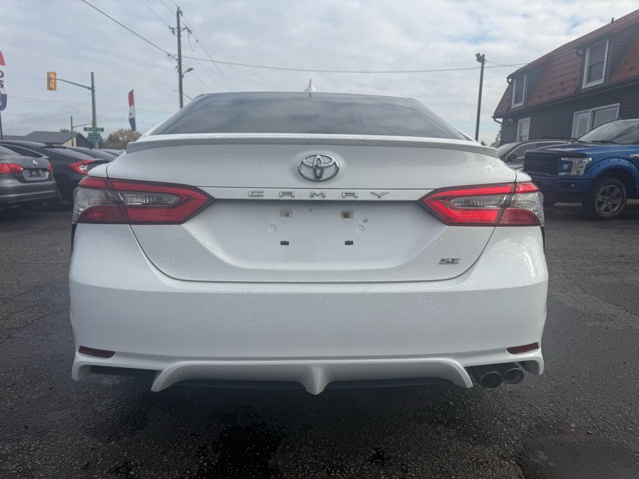 2018 Toyota Camry SE Photo