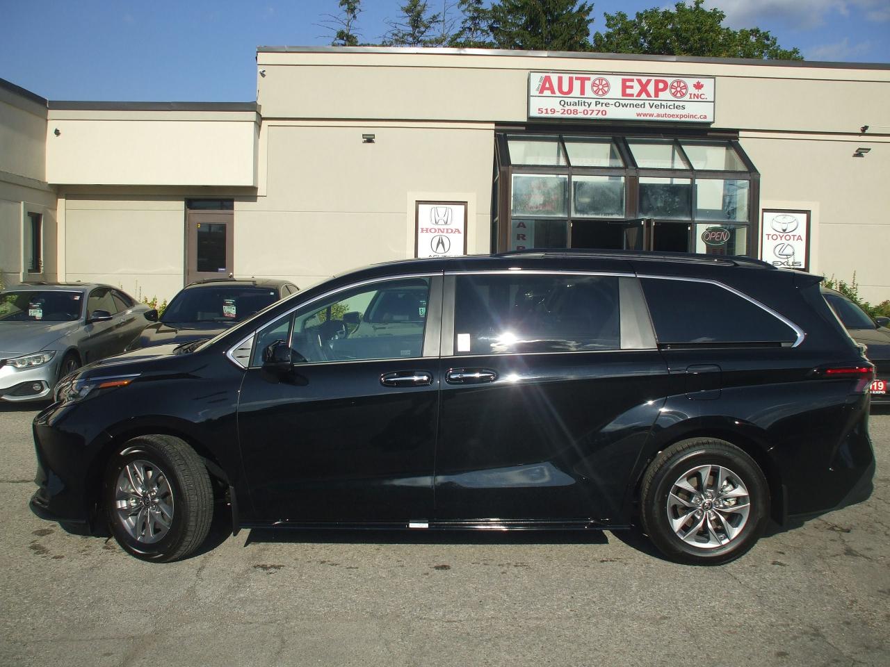 2025 Toyota Sienna XLE,Hybird,8 Passengers,2 keys,Certified,Leather - Photo #2