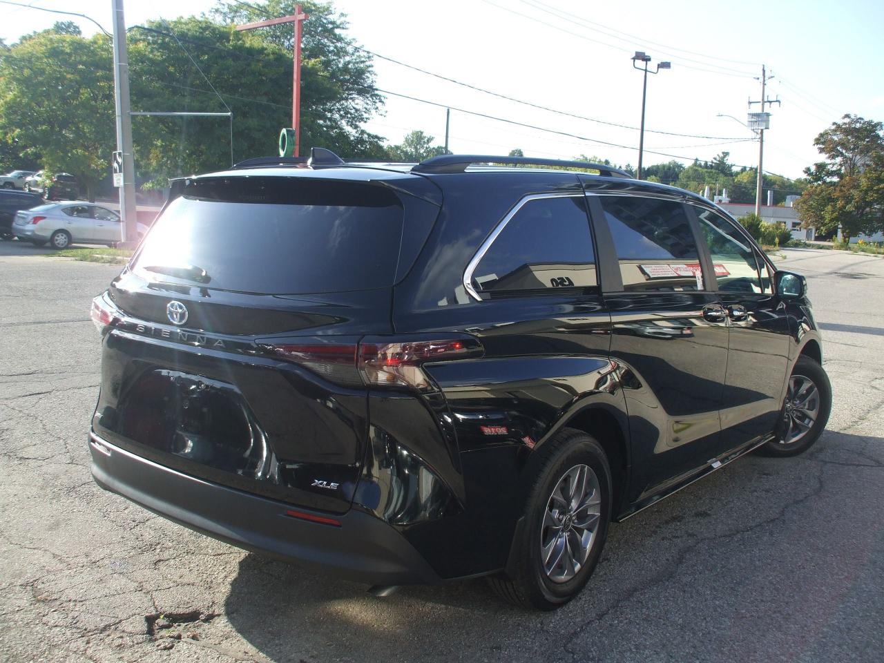 2025 Toyota Sienna XLE,Hybird,8 Passengers,2 keys,Certified,Leather - Photo #5