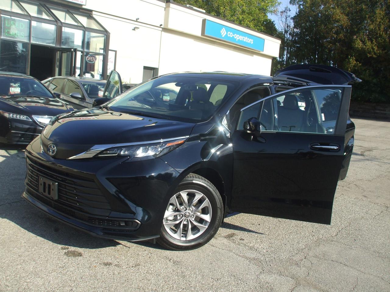 2025 Toyota Sienna XLE,Hybird,8 Passengers,2 keys,Certified,Leather - Photo #16