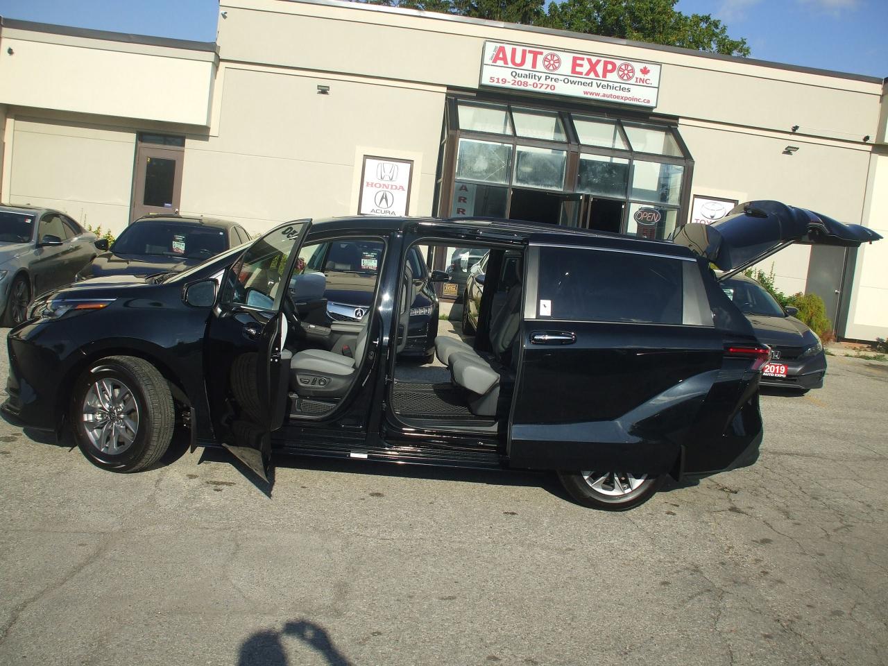2025 Toyota Sienna XLE,Hybird,8 Passengers,2 keys,Certified,Leather - Photo #17