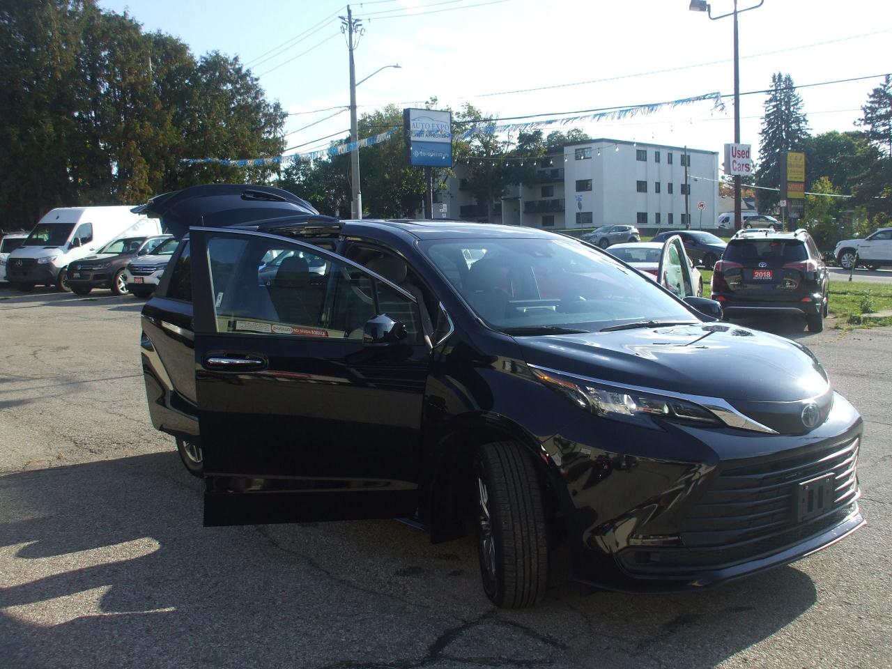 2025 Toyota Sienna XLE,Hybird,8 Passengers,2 keys,Certified,Leather - Photo #22