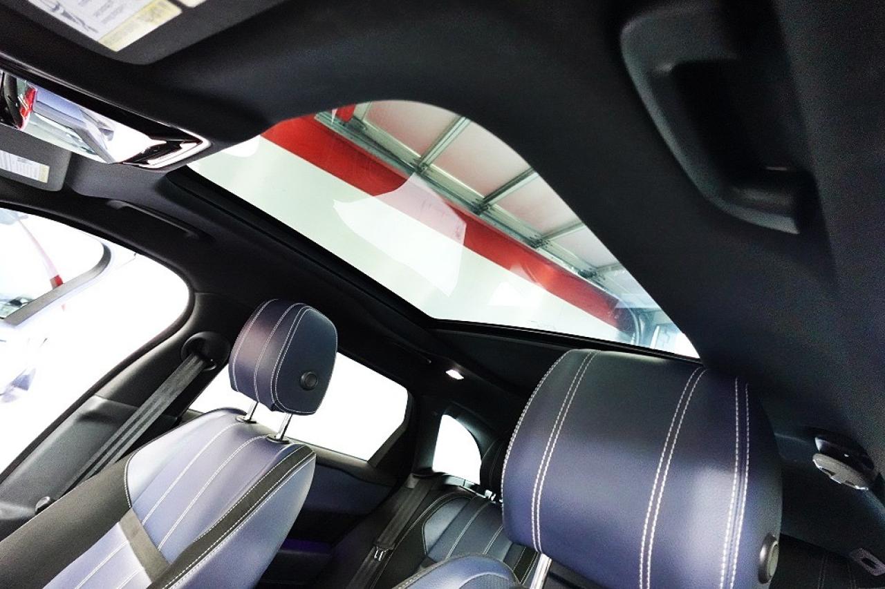 2019 Land Rover Range Rover Velar R-Dynamic.P 300,NO ACCIDENT ,DEALER MAINTAIN - Photo #18