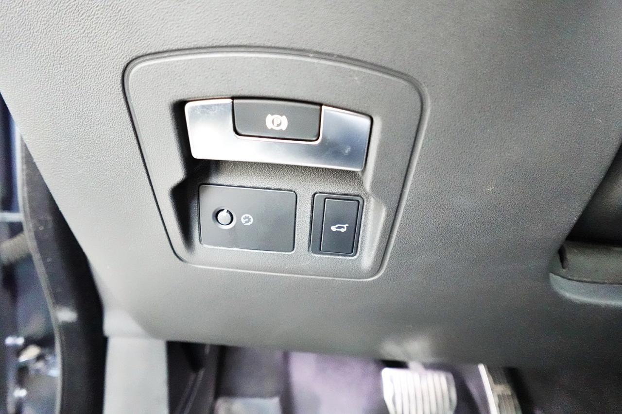 2019 Land Rover Range Rover Velar R-Dynamic.P 300,NO ACCIDENT ,DEALER MAINTAIN - Photo #32