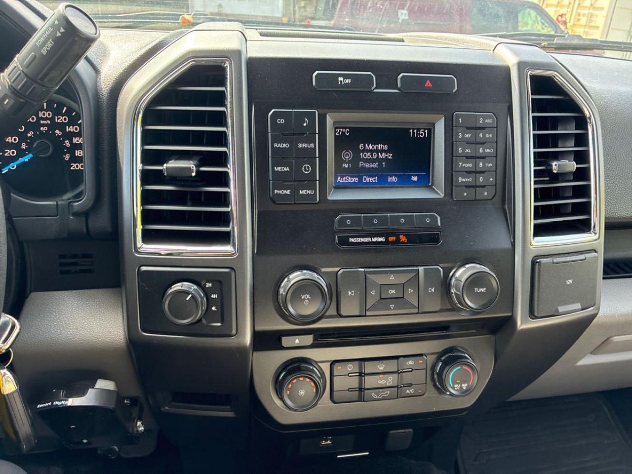 2016 Ford F-150 XLT/ V8/ WELL MAINTAINED / A/C / NEW TIRES / CLEAN - Photo #7