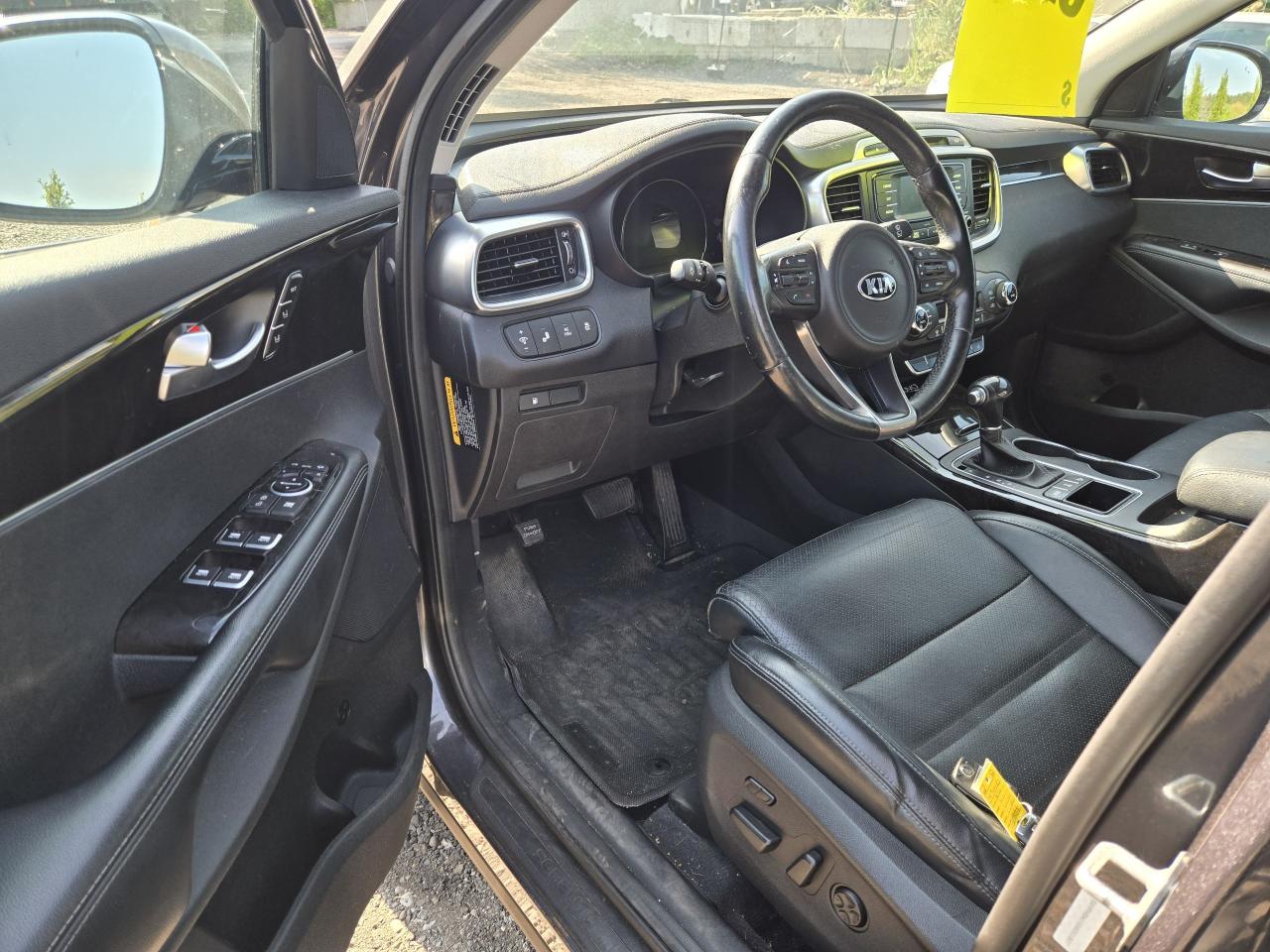 2016 Kia Sorento 2.0L Turbo EX - Photo #11