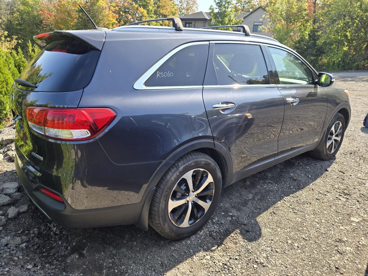 2016 Kia Sorento 2.0L Turbo EX - Photo #4