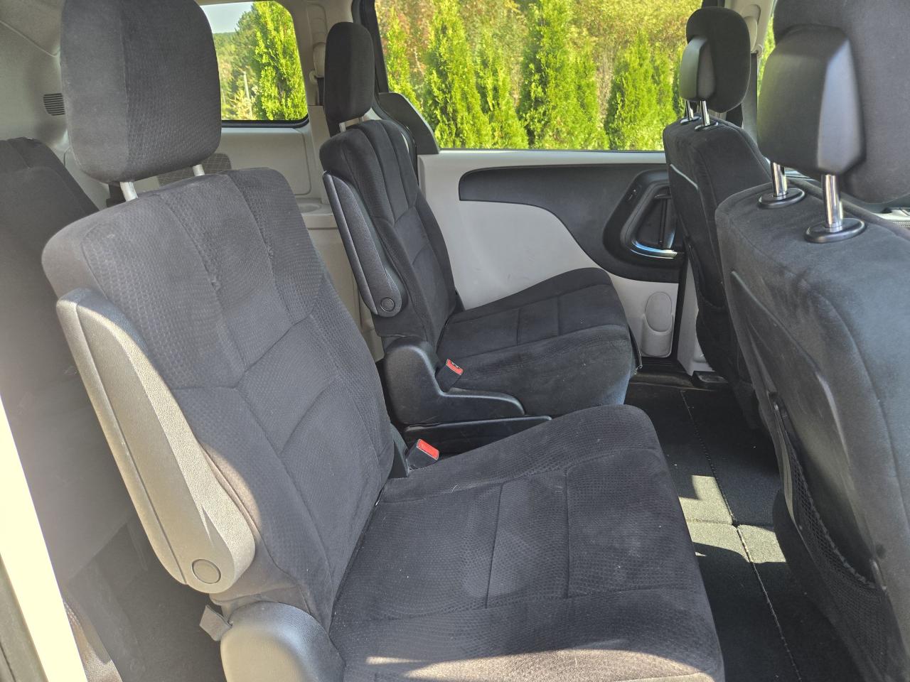 2011 Dodge Grand Caravan SXT - Photo #10