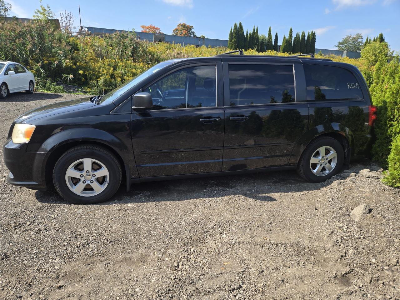 2011 Dodge Grand Caravan SXT - Photo #14