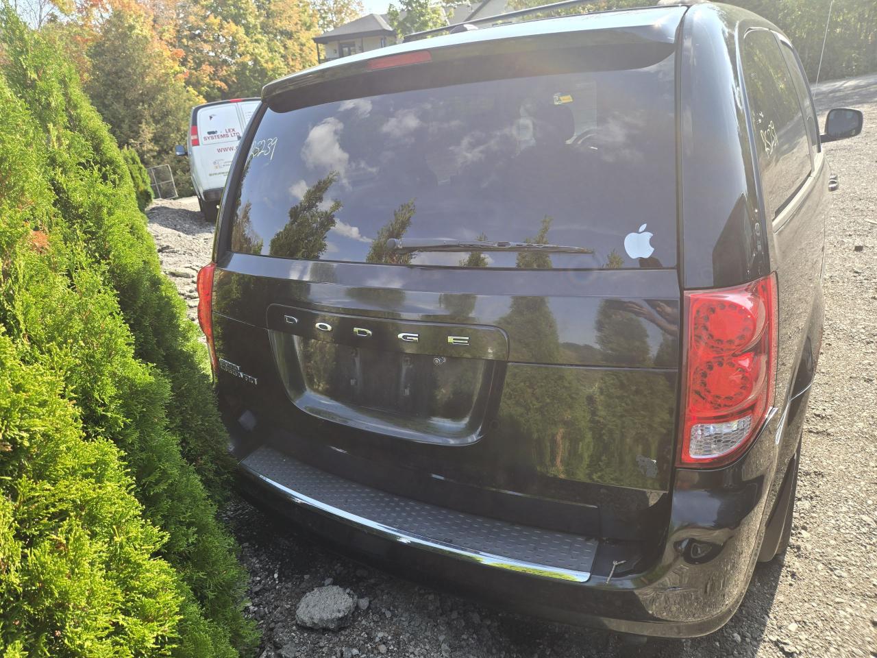 2011 Dodge Grand Caravan SXT - Photo #11