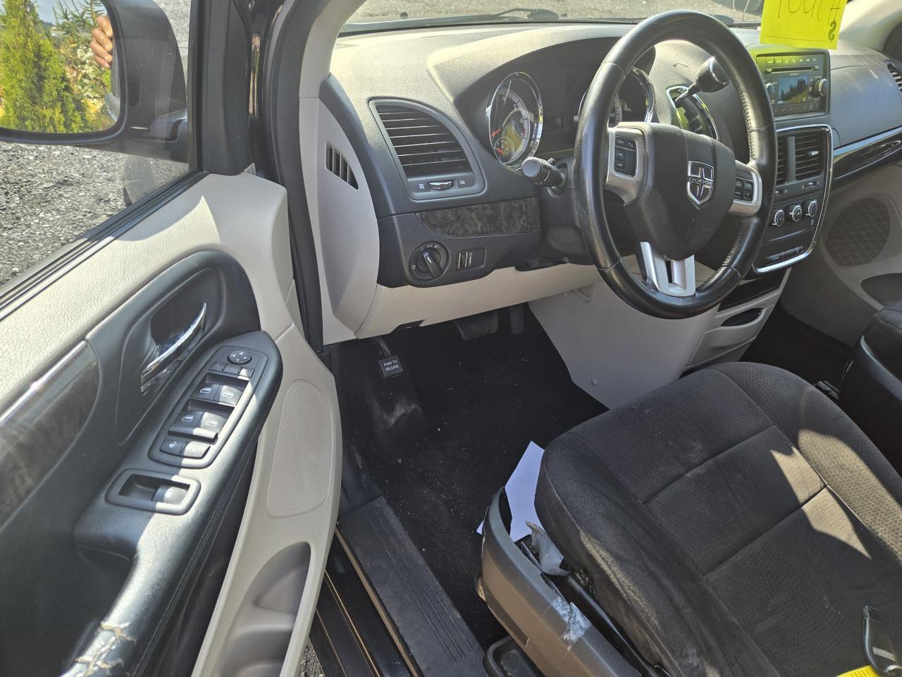 2011 Dodge Grand Caravan SXT - Photo #2
