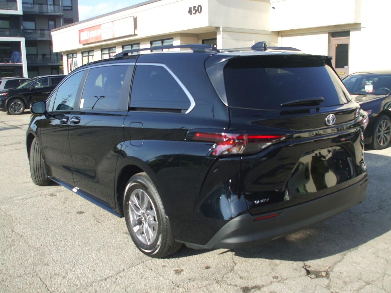 2025 Toyota Sienna XLE,Hybird,8 Passengers,2 keys,Certified,Leather
