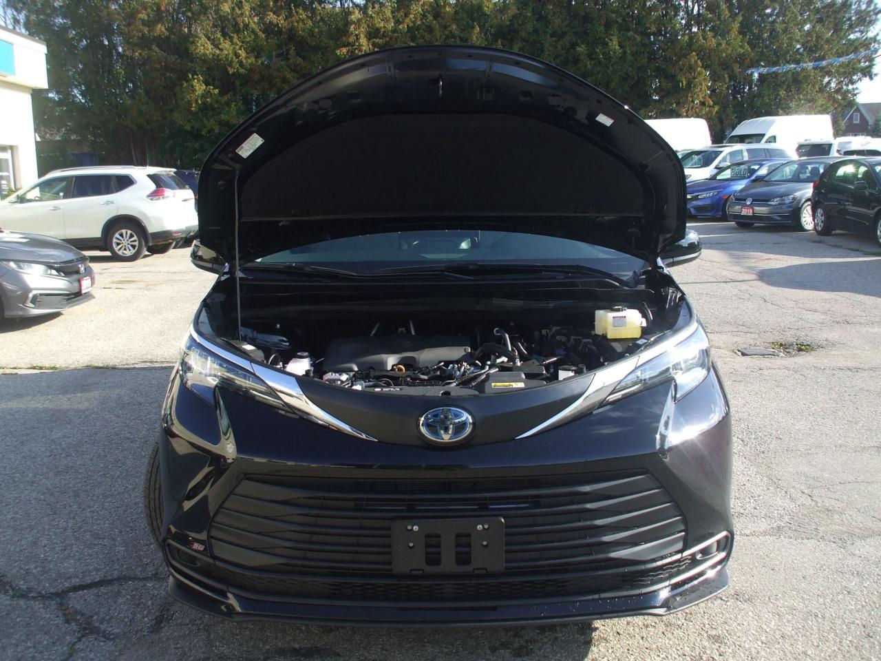 2025 Toyota Sienna XLE,Hybird,8 Passengers,2 keys,Certified,Leather