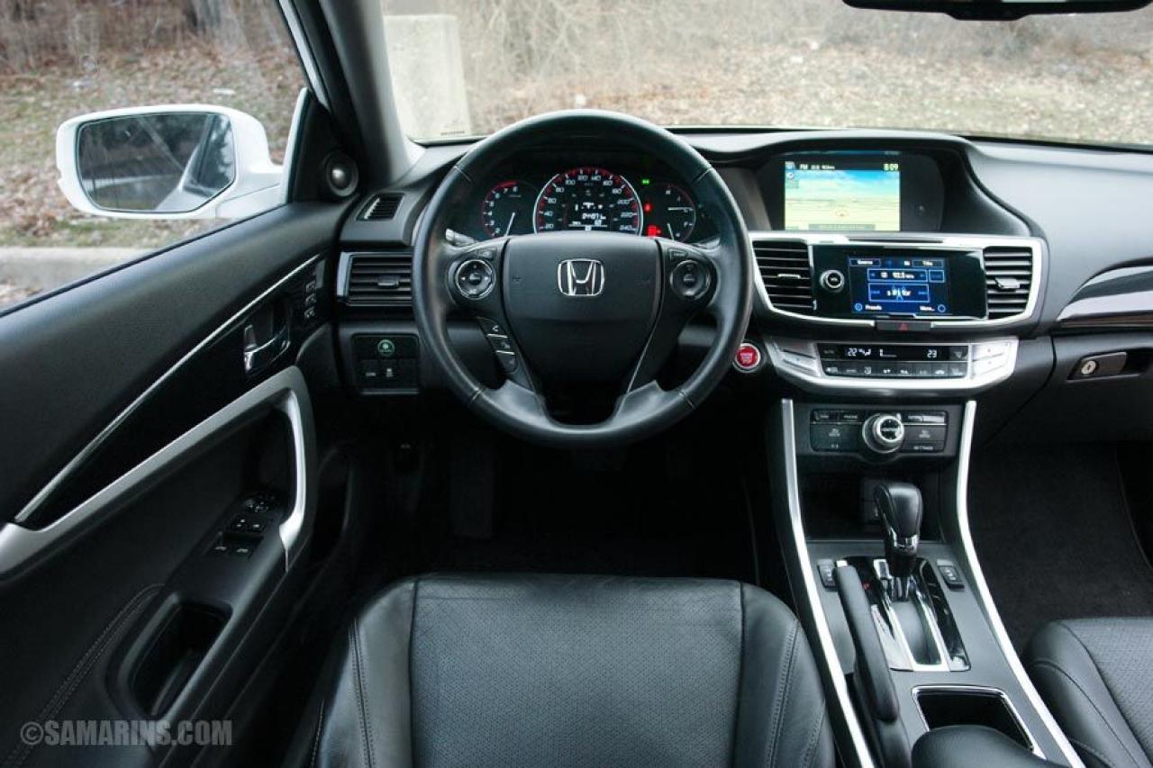2015 Honda Accord TOURING/ LEATHER /ROOF / NAVI / REAR CAM / CLEAN / - Photo #2