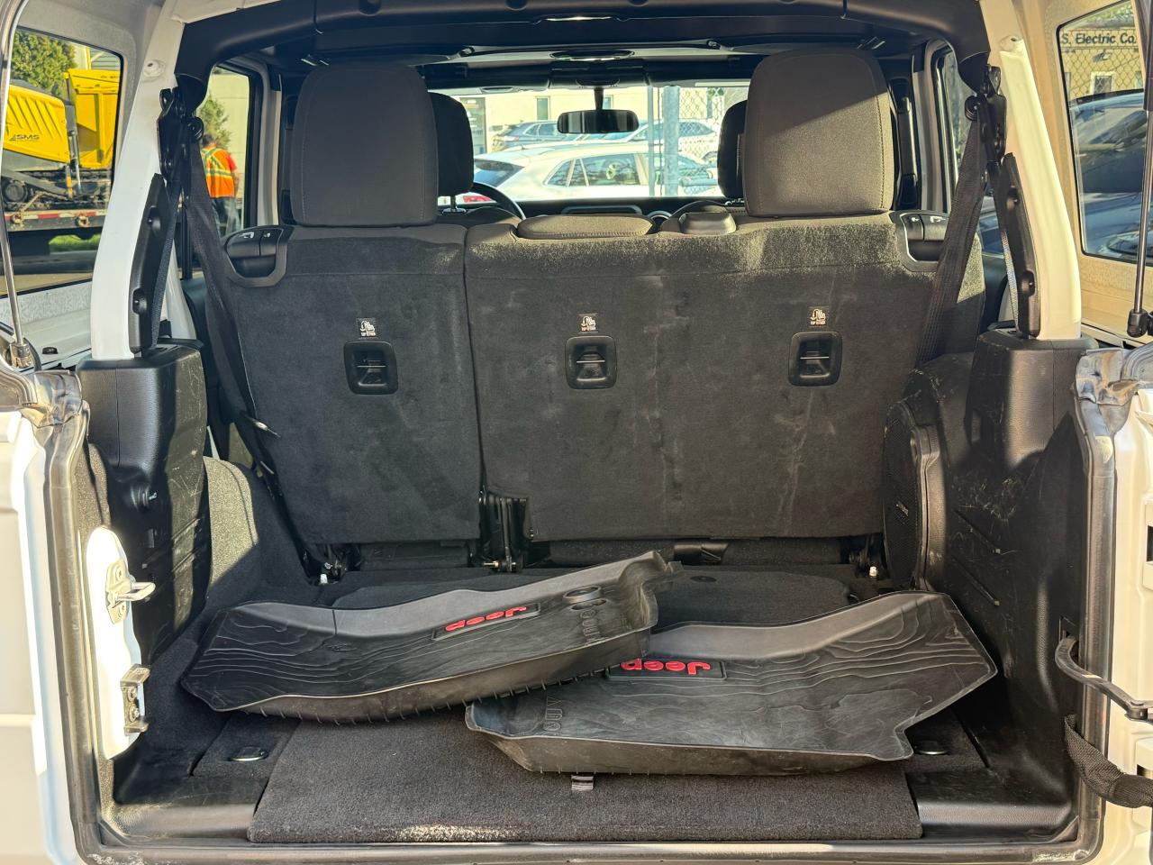 2018 Jeep Wrangler Unlimited Sahara 4X4 - Photo #14