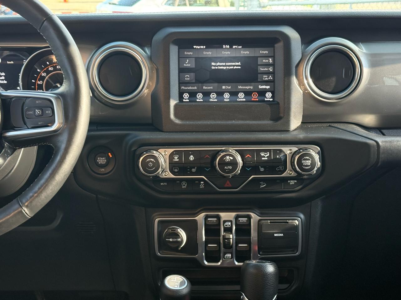 2018 Jeep Wrangler Unlimited Sahara 4X4 - Photo #9