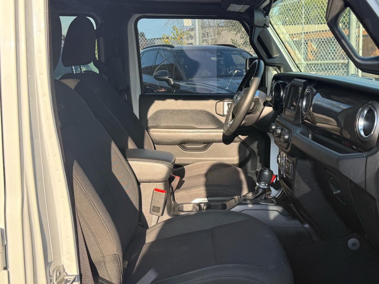 2018 Jeep Wrangler Unlimited Sahara 4X4 - Photo #10