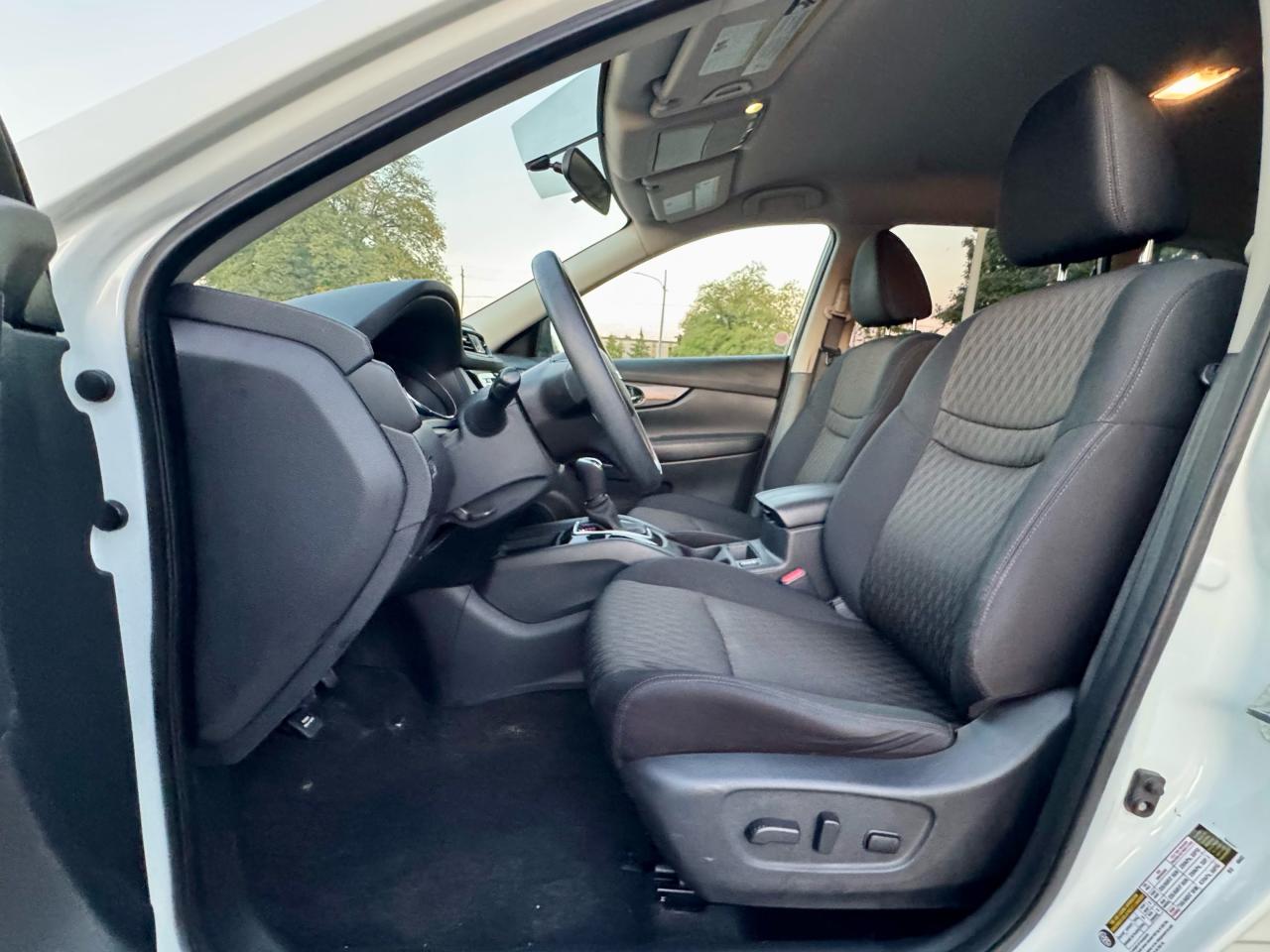 2017 Nissan Rogue AWD 4dr SV - Photo #9