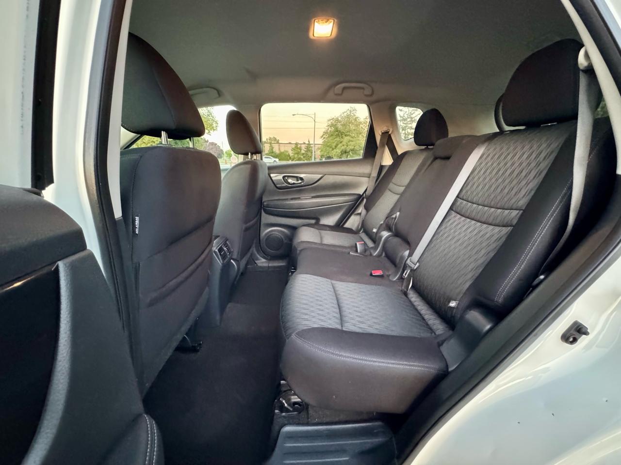 2017 Nissan Rogue AWD 4dr SV - Photo #16