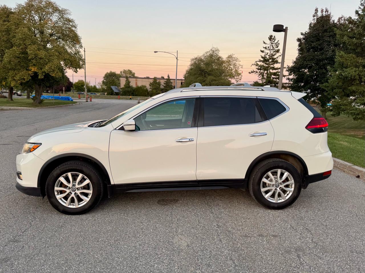 2017 Nissan Rogue AWD 4dr SV - Photo #3