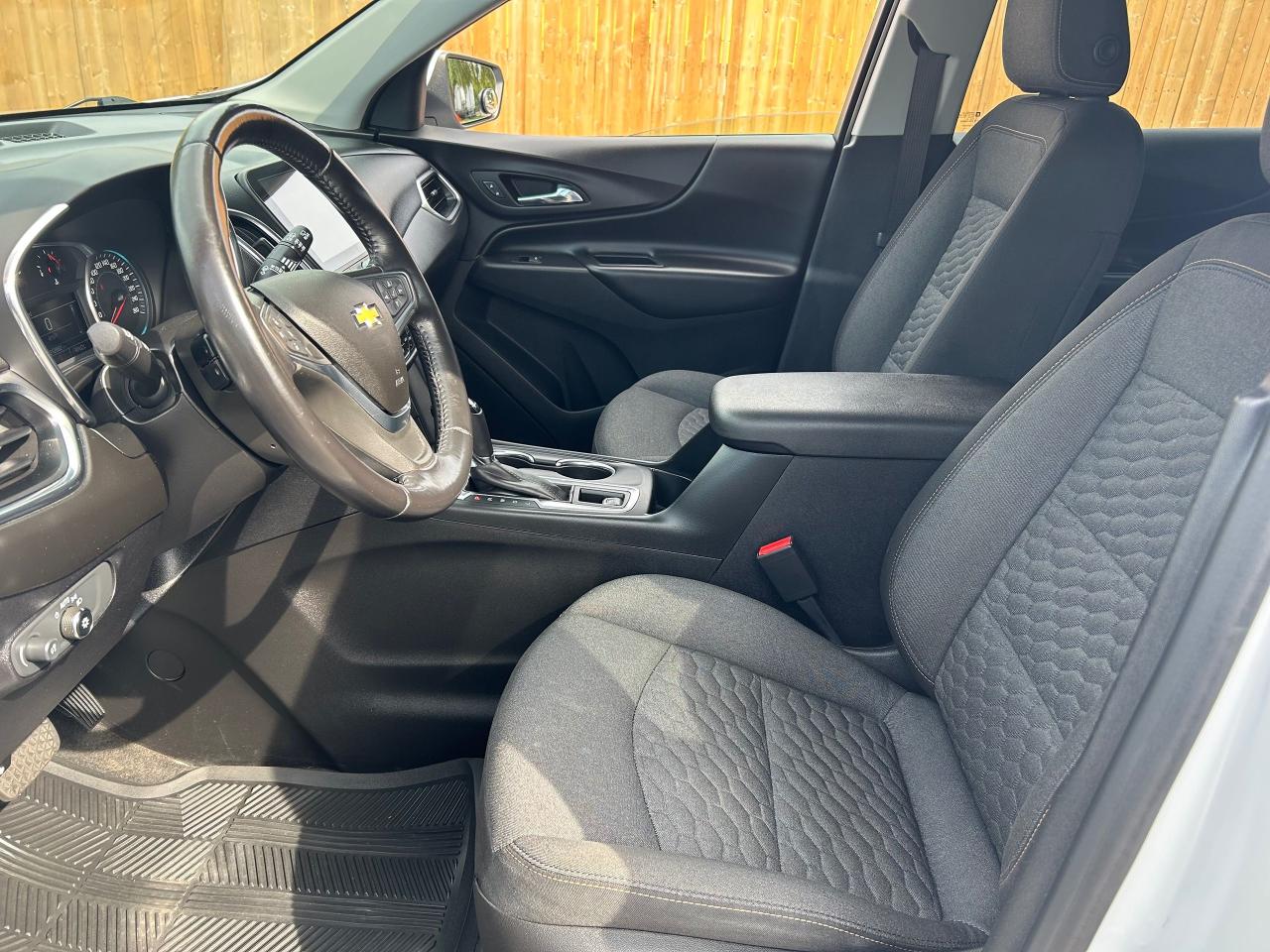 2018 Chevrolet Equinox LT Photo