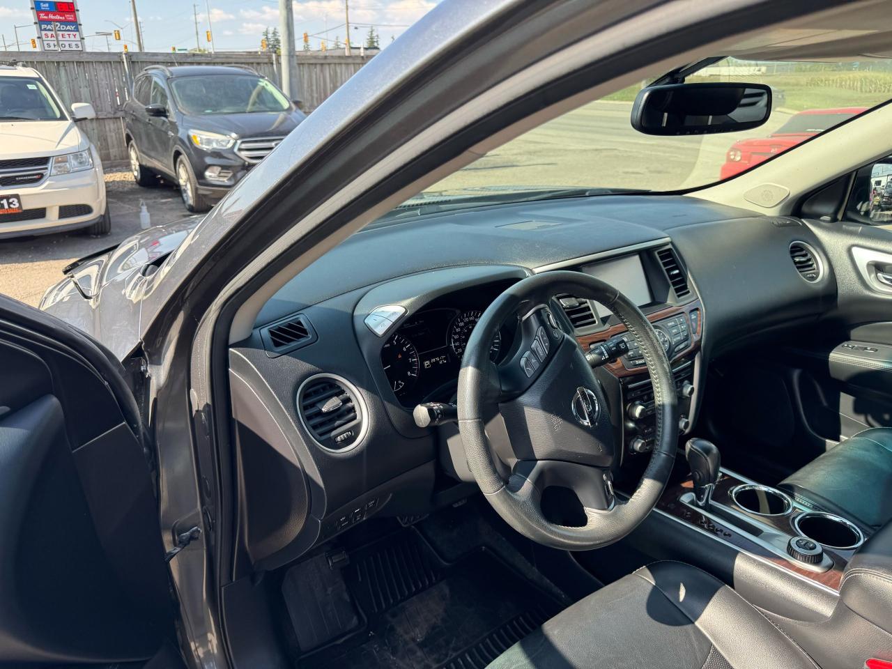 2015 Nissan Pathfinder PLATINUM, LEATHER, NAVI, LOADED, RUNS WELL, AS IS - Photo #11