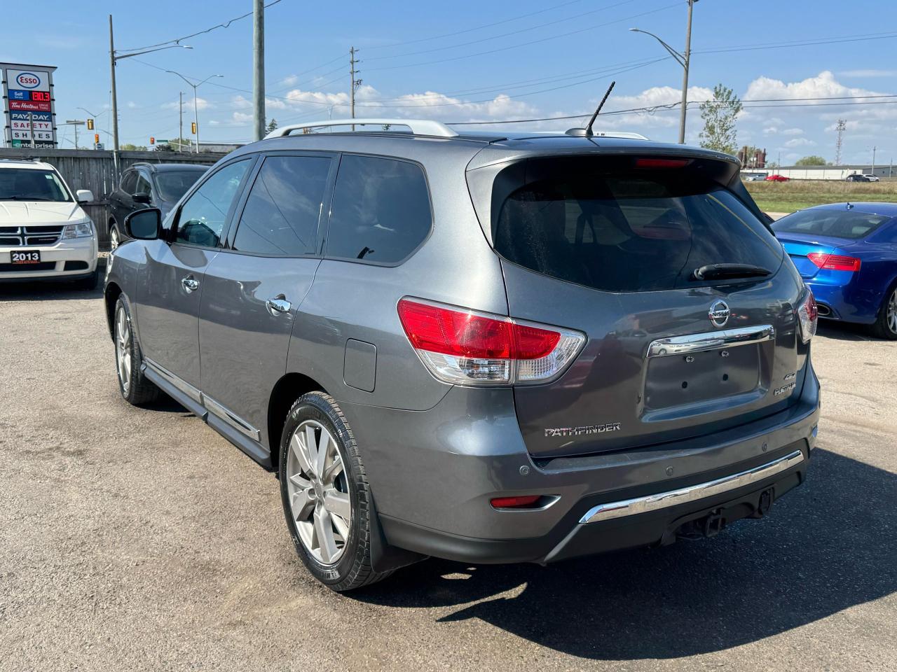 2015 Nissan Pathfinder PLATINUM, LEATHER, NAVI, LOADED, RUNS WELL, AS IS - Photo #3