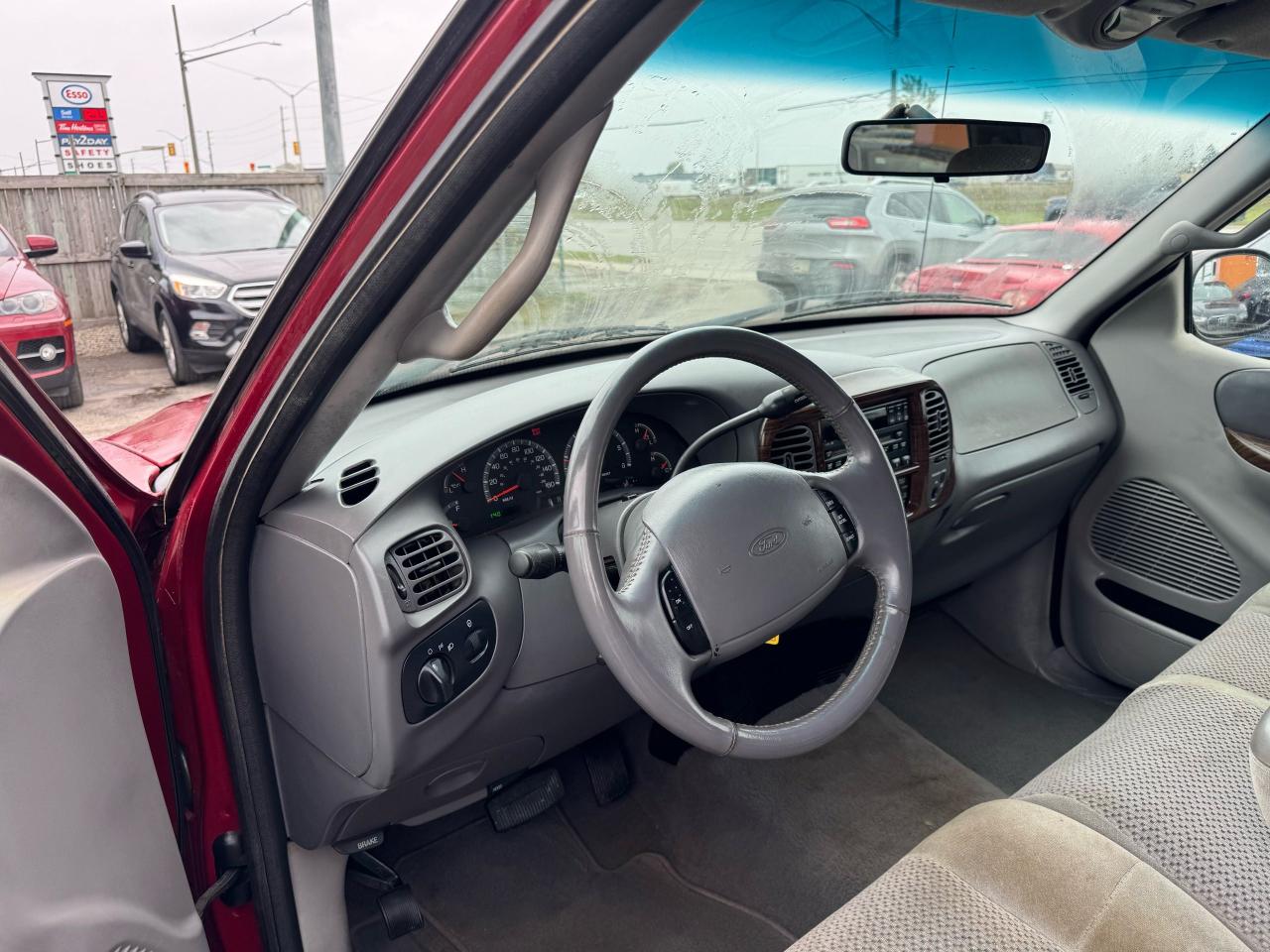 2002 Ford F-150 XLT, NO ACCIDENTS, WELL MAINTAINED, ALL ORIGINAL - Photo #10