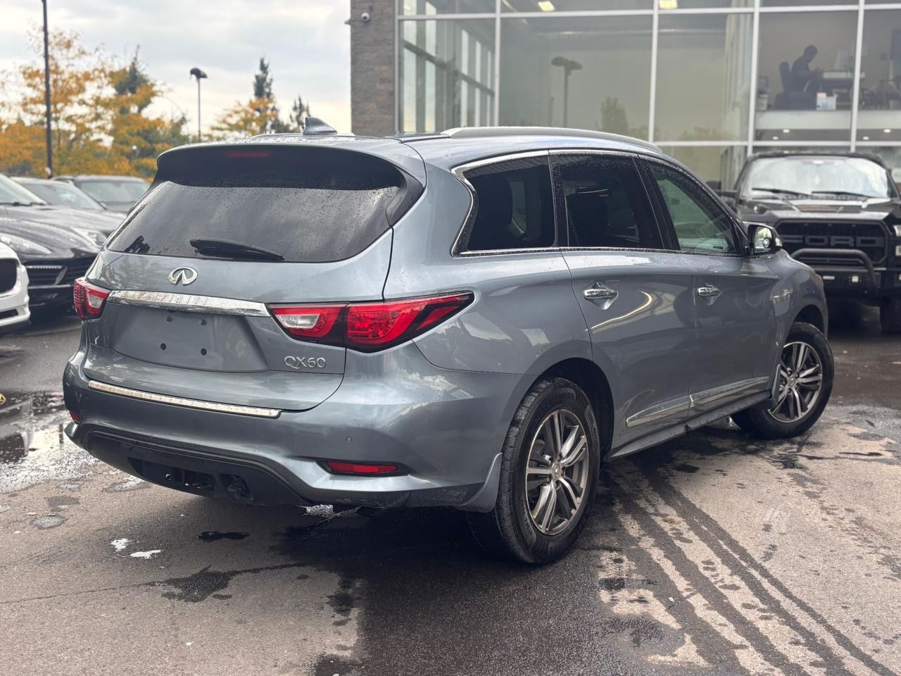 2017 Infiniti QX60  - Photo #3